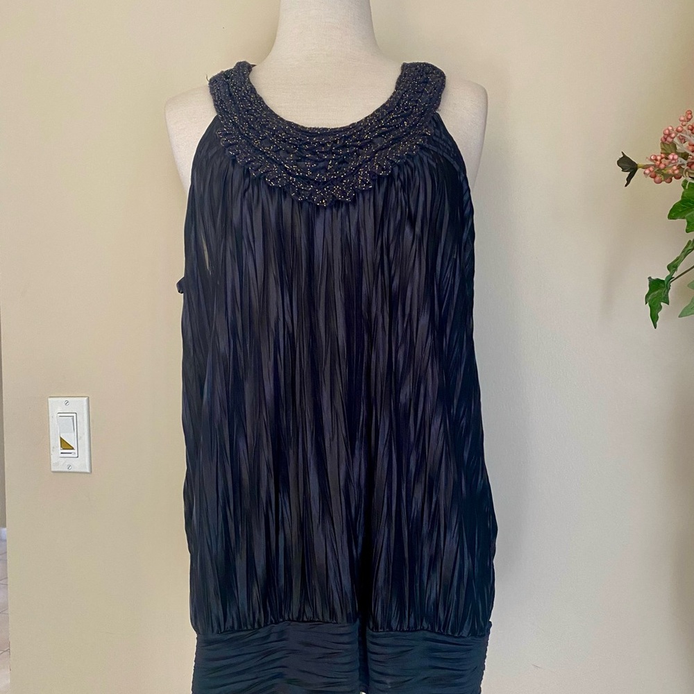 Elegant Black Sleeveless Top black and gold - Picture 5 of 6
